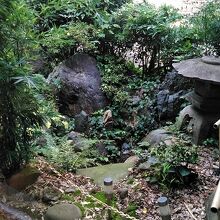 庭も素敵な純和風甘味屋