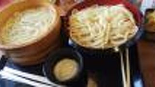 ランチは麺2玉も同料金