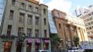 神戸市観光循環バスのシティループも走る通り