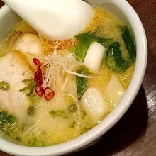 青唐辛子仕立ての豚骨しお