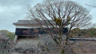 2016年の震災で大きな被害を受けたが、現在復興工事中!　完成を見守りたいお城です。