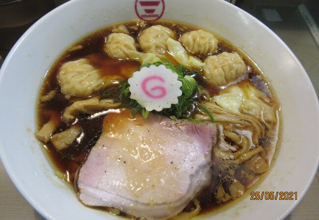 スープ・ちじれ麺・雲&#21534;の絶妙コラボ。