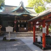 千葉神社の境内にある立派な外観の神社