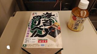 海苔のり弁が代表的な駅弁