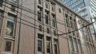 日本最古の楽器店とか