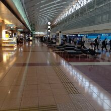 羽田空港ターミナル ビッグバードのロビー