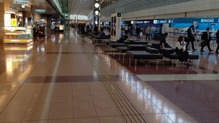 第一から第三まで存在する巨大空港