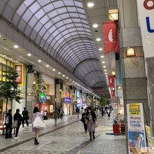 東を向いて（駅方向を向いて）撮影