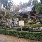 静かな山寺です