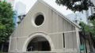 円が特徴的な建物です