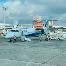 伊丹⇔地方空港は、ほぼこのプロペラ機での運用です