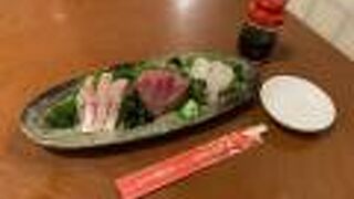 刺身盛合せ、グルクン唐揚げ、お好み焼きを肴に！