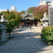 四柱神社に続く橋。