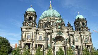 大聖堂は旧東ベルリンの中心です
