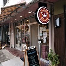 本場の紅茶と用具が揃う