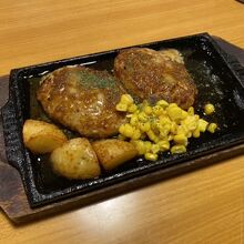 手ごねハンバーグ