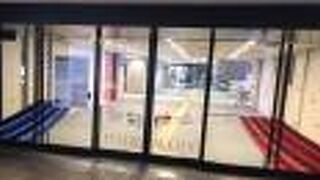 レストランやコンサートホール