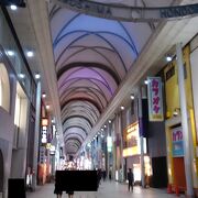 広島市中心部のアーケード商店街