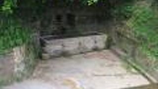 仲間地域の人々の生活を守ってきた井泉です