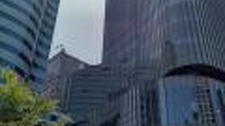 インターネットにて放映を