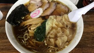 あっさり醤油のワンタン麺