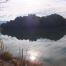 剣池ぶ浮かぶように。