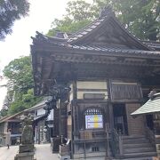 妙見山山頂にある大きなお寺