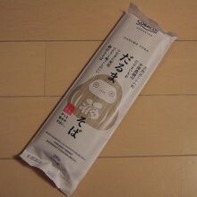 どさんこプラザで買った、だるまそば