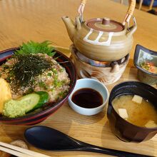 房総なめろう丼1,800円