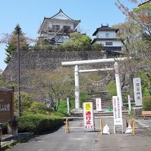 この時はこの入口は閉鎖中。迂回路から上って行きました。