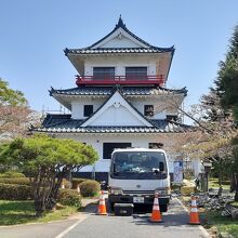 涌谷城の天守閣風資料館は、この時には補修中。
