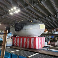 フグの人形もマスクしていました