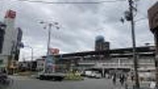 短いアーケード街です