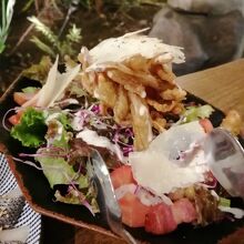 盛りの良いサラダ