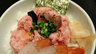 フードコートにあります