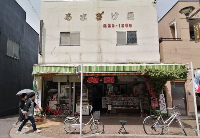 焼きたてのみたらし団子がうまい！