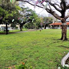 広場、児童館(にじいろ館)