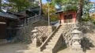 城というよりは館かな。