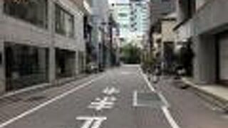 レンガで拭かれた通り