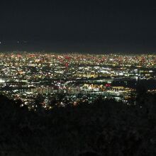 露天ジャグジーから神戸の夜景を独占できます