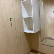 女性トイレにある更衣室