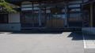 外国人墓地近く