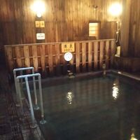 源泉100％の強酸性温泉（PH1.12）に入ると肌がピリピリ