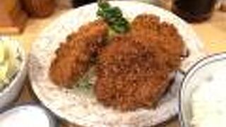 ランチには行列も