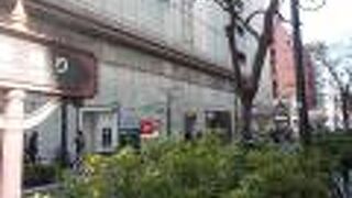 銀座でも松屋や三越がある通りです。