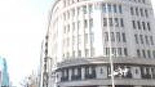 銀座のシンボル的な存在です。