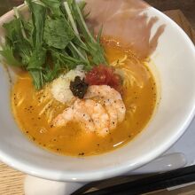 海老はもちろん、オマールではありません（笑）。