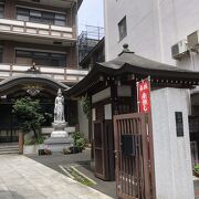 新宿百人町にある、お寺。