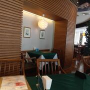 日本橋三越内の落ち着いた洋食レストラン