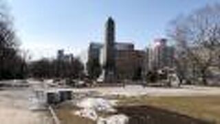 大通公園の石塔！